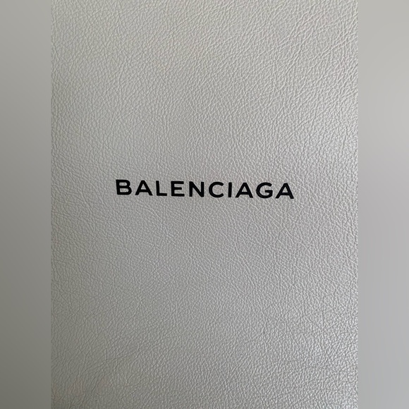 Balenciaga Tote Bag With Certificate of Authenticity Included - Picture 2 of 12